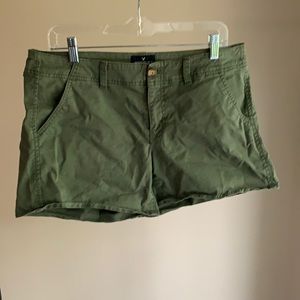 AE Olive stretch “Shortie” shorts